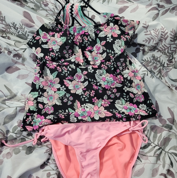 Juniors swimsuit from Walmart - Picture 1 of 2